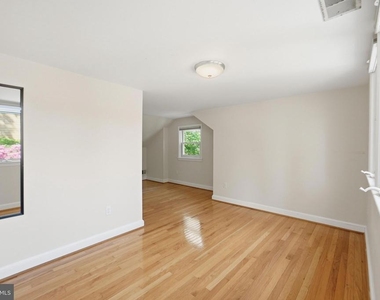 2351 N Vermont Street N - Photo Thumbnail 31
