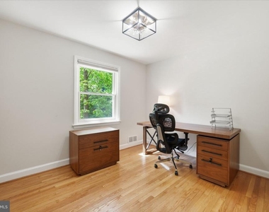 2351 N Vermont Street N - Photo Thumbnail 20