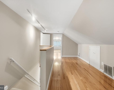 2351 N Vermont Street N - Photo Thumbnail 22