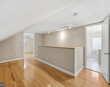 2351 N Vermont Street N - Photo Thumbnail 26