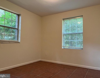 1741 N Troy Street - Photo Thumbnail 4