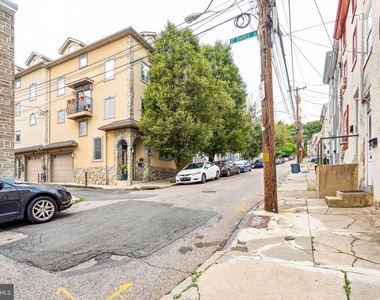 129 Gay Street - Photo Thumbnail 10