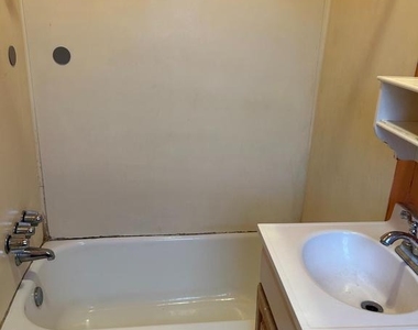 129 Gay Street - Photo Thumbnail 18