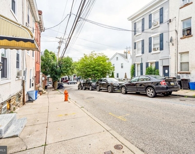 129 Gay Street - Photo Thumbnail 9