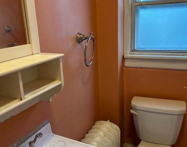129 Gay Street - Photo Thumbnail 19