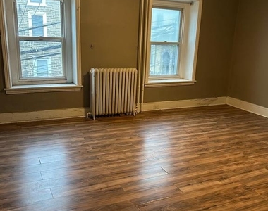129 Gay Street - Photo Thumbnail 6