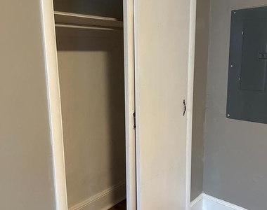 129 Gay Street - Photo Thumbnail 8
