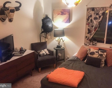 1136 South Street - Photo Thumbnail 9