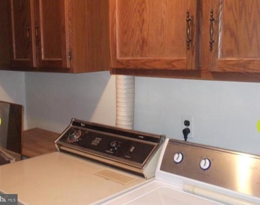 1136 South Street - Photo Thumbnail 5