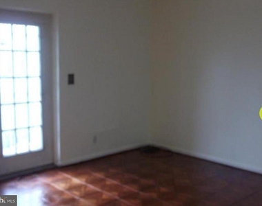 1136 South Street - Photo Thumbnail 4