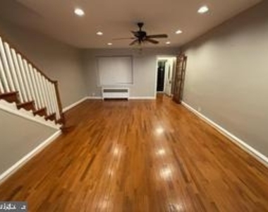 8214 Williams Avenue - Photo Thumbnail 3