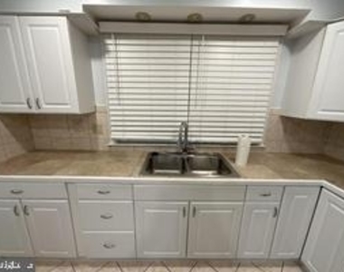 8214 Williams Avenue - Photo Thumbnail 6