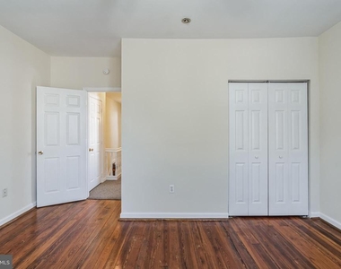 100 Ripka Street - Photo Thumbnail 5