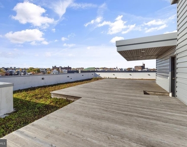 2411 Kensington Avenue - Photo Thumbnail 14