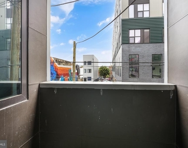 2411 Kensington Avenue - Photo Thumbnail 11