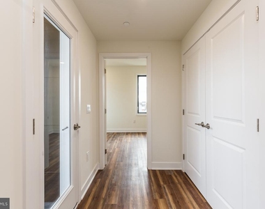 2411 Kensington Avenue - Photo Thumbnail 7