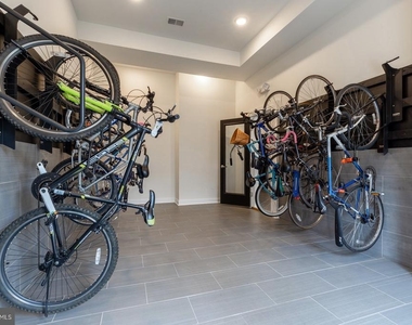 2411 Kensington Avenue - Photo Thumbnail 23