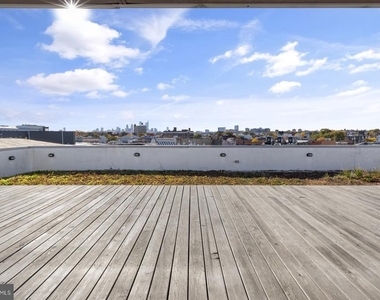 2411 Kensington Avenue - Photo Thumbnail 16