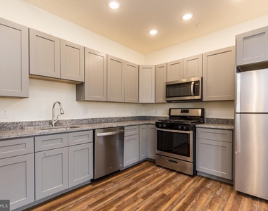2411 Kensington Avenue - Photo Thumbnail 2