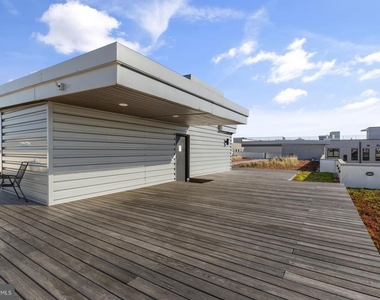 2411 Kensington Avenue - Photo Thumbnail 15