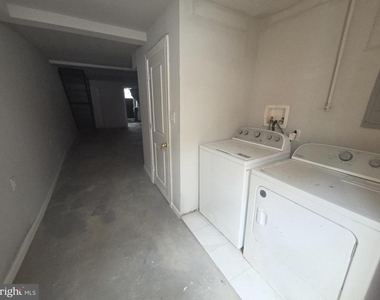 4263 Neilson Street - Photo Thumbnail 15