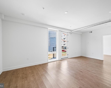 1614 Ridge Avenue - Photo Thumbnail 5
