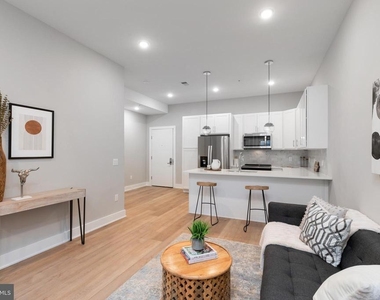 52 W Washington Lane - Photo Thumbnail 3