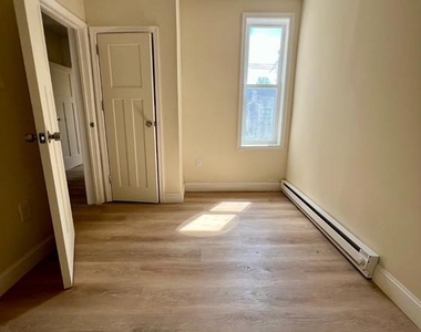 124 E Wishart Street - Photo Thumbnail 11