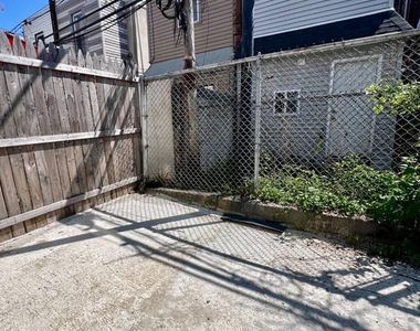 124 E Wishart Street - Photo Thumbnail 20