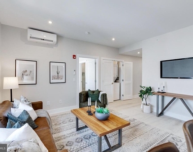 1533-1535 Ridge Avenue - Photo Thumbnail 9