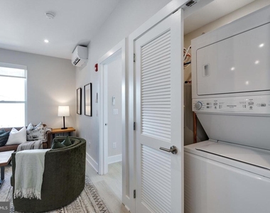 1533-1535 Ridge Avenue - Photo Thumbnail 11