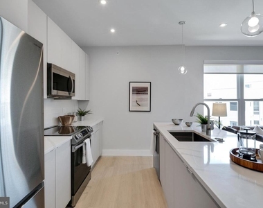 1533-1535 Ridge Avenue - Photo Thumbnail 2