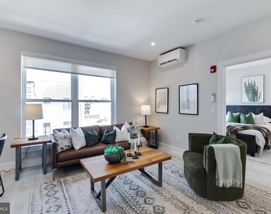1533-1535 Ridge Avenue - Photo Thumbnail 4