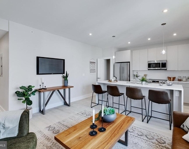 1533-1535 Ridge Avenue - Photo Thumbnail 7