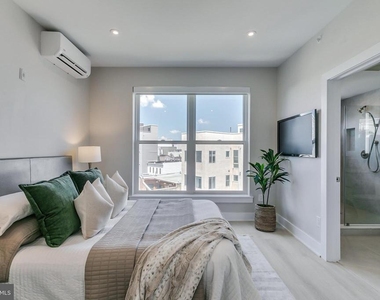1533-1535 Ridge Avenue - Photo Thumbnail 10