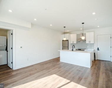 5904 Germantown Avenue - Photo Thumbnail 5