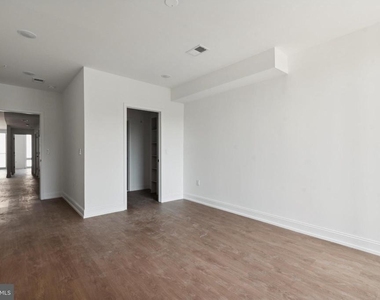 1614 Ridge Avenue - Photo Thumbnail 17