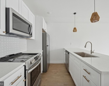 1614 Ridge Avenue - Photo Thumbnail 2
