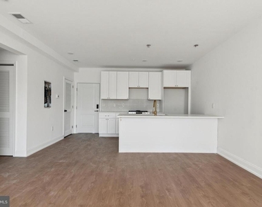 1614 Ridge Avenue - Photo Thumbnail 11