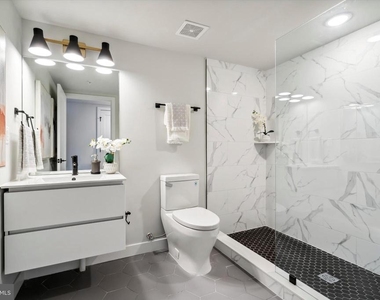 1102 Germantown Avenue - Photo Thumbnail 5