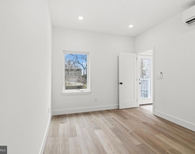 4710 Woodland Avenue - Photo Thumbnail 10