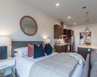 710 N 16th Street - Photo Thumbnail 11