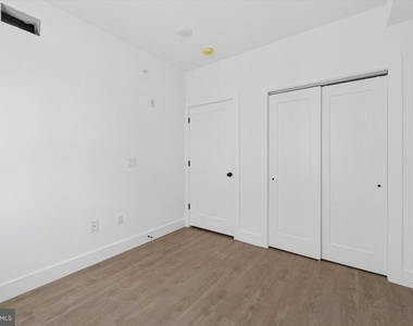 2520 N Front St - Photo Thumbnail 3