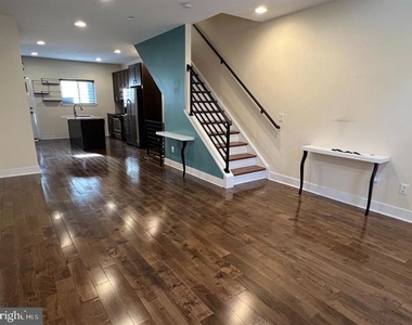 1323 S Chadwick Street - Photo Thumbnail 6