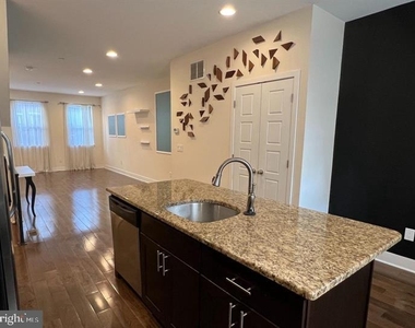 1323 S Chadwick Street - Photo Thumbnail 13