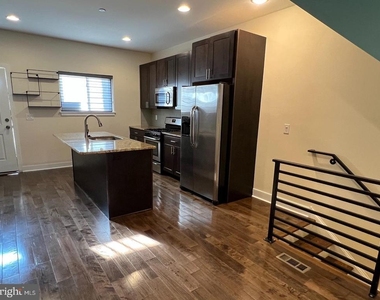 1323 S Chadwick Street - Photo Thumbnail 8
