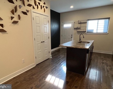 1323 S Chadwick Street - Photo Thumbnail 9