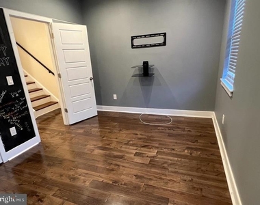 1323 S Chadwick Street - Photo Thumbnail 19