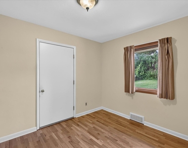 1920 Langley Avenue - Photo Thumbnail 13