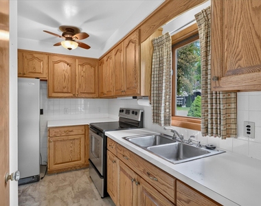 1920 Langley Avenue - Photo Thumbnail 10